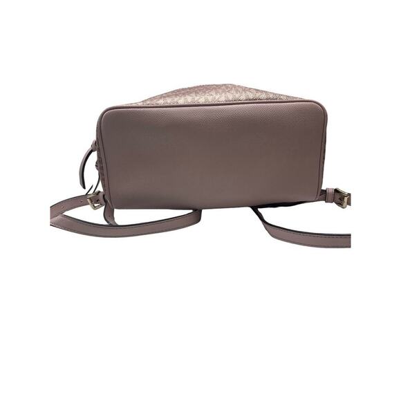 Michael‎ Kors Rose Gold Pink
Trim Metallic Signature
Monogram Rhea Zip backpack - Picture 7 of 16
